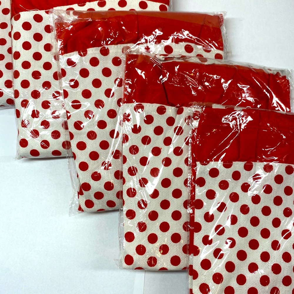 5 Polka dot apron Still in seal